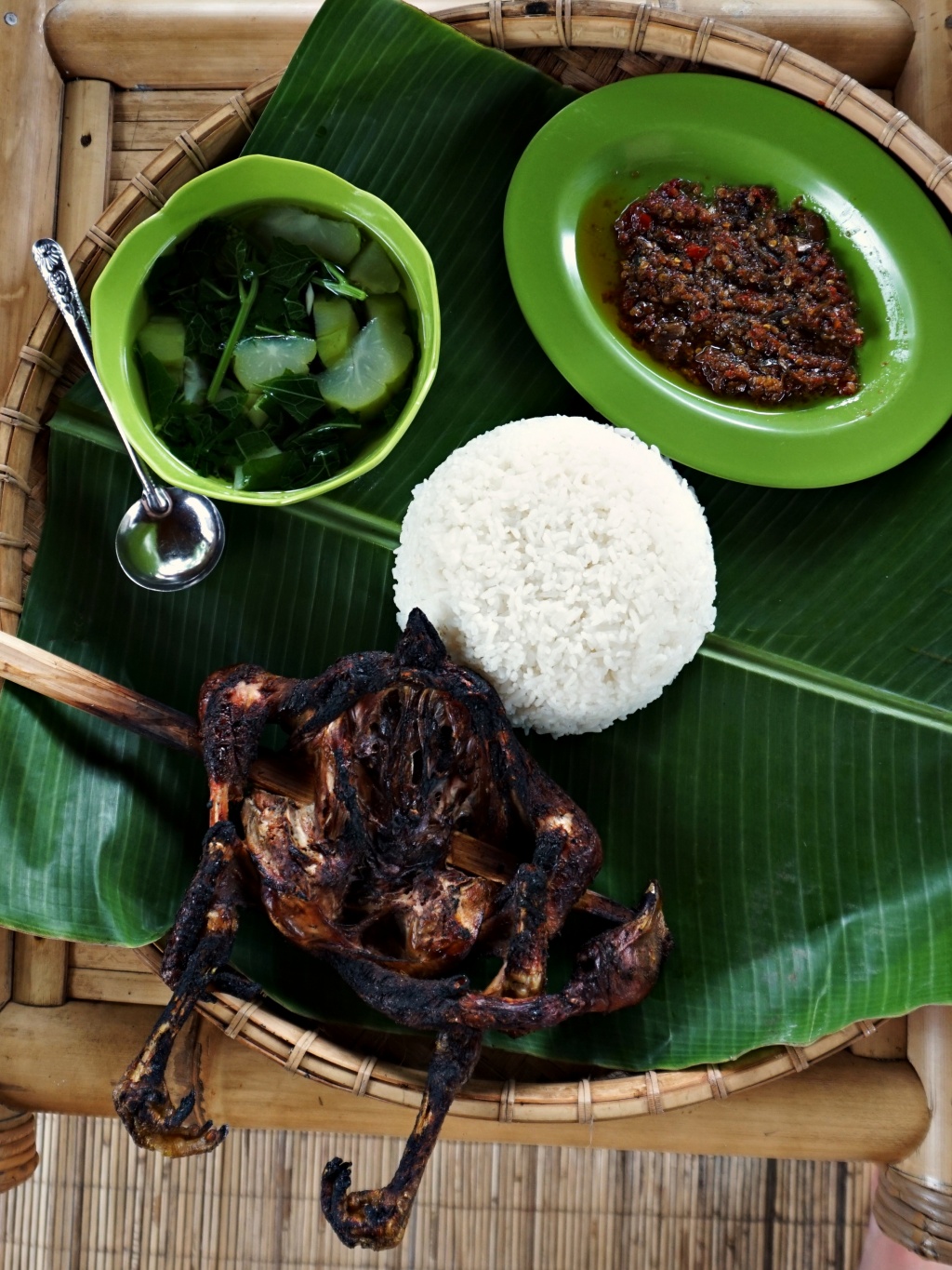 food-traditional-chicken-sambal